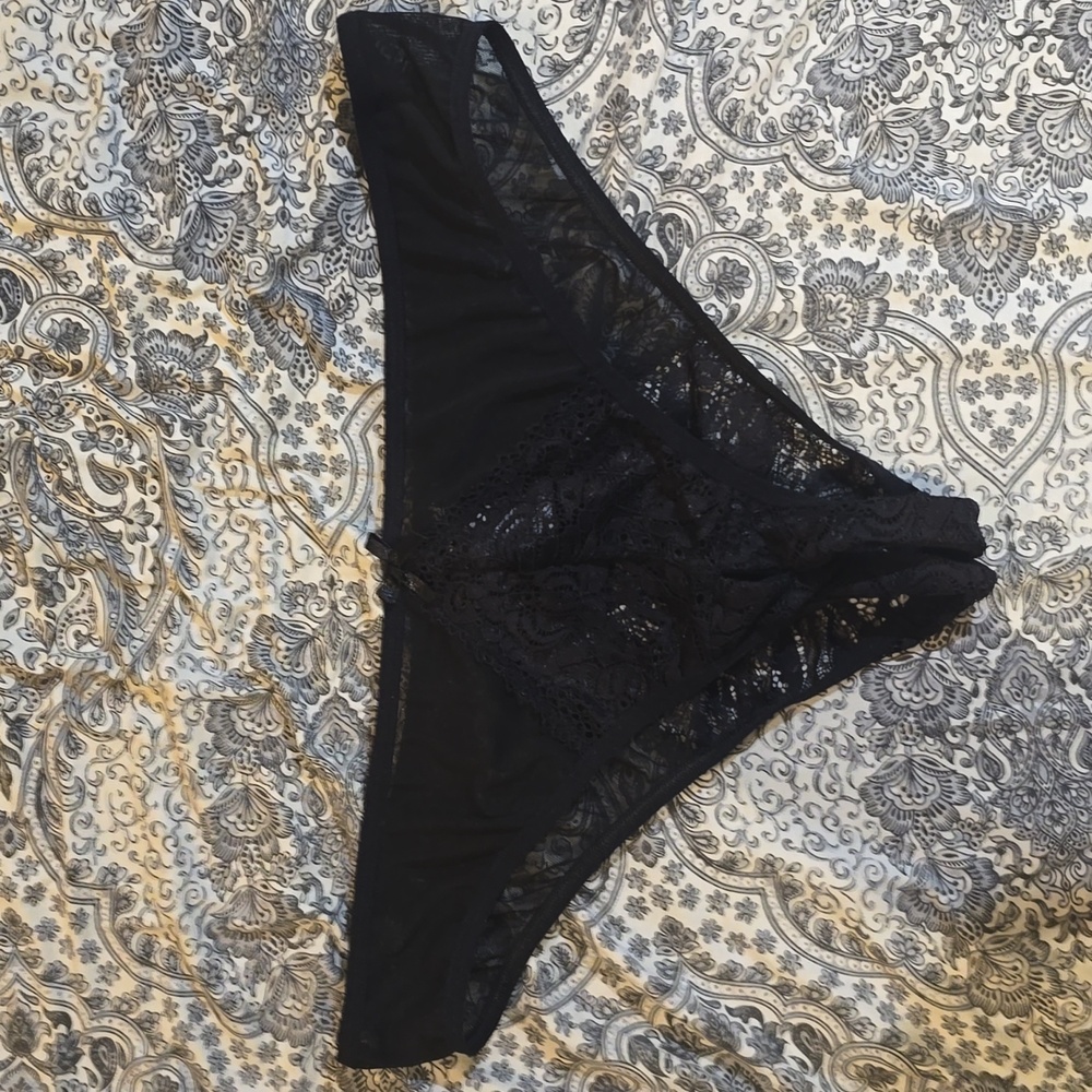 NWOT NBW Rene Rofe black crotchless panties